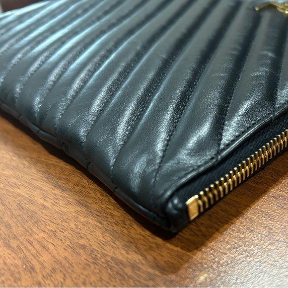 ❤️❤️ YSL SAINT LAURENT CLUTCH 🌺❤️ - Picture 16 of 17